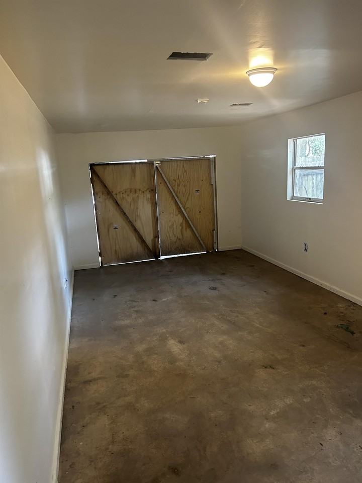 955 28th St N - Photo 3 of 22