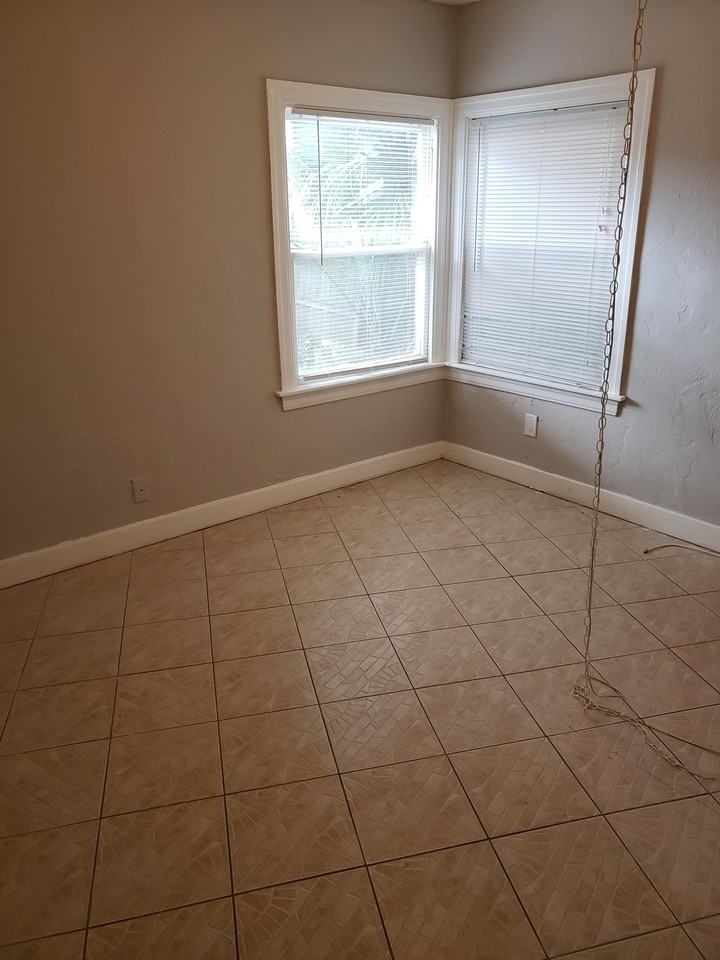 955 28th St N - Photo 7 of 22