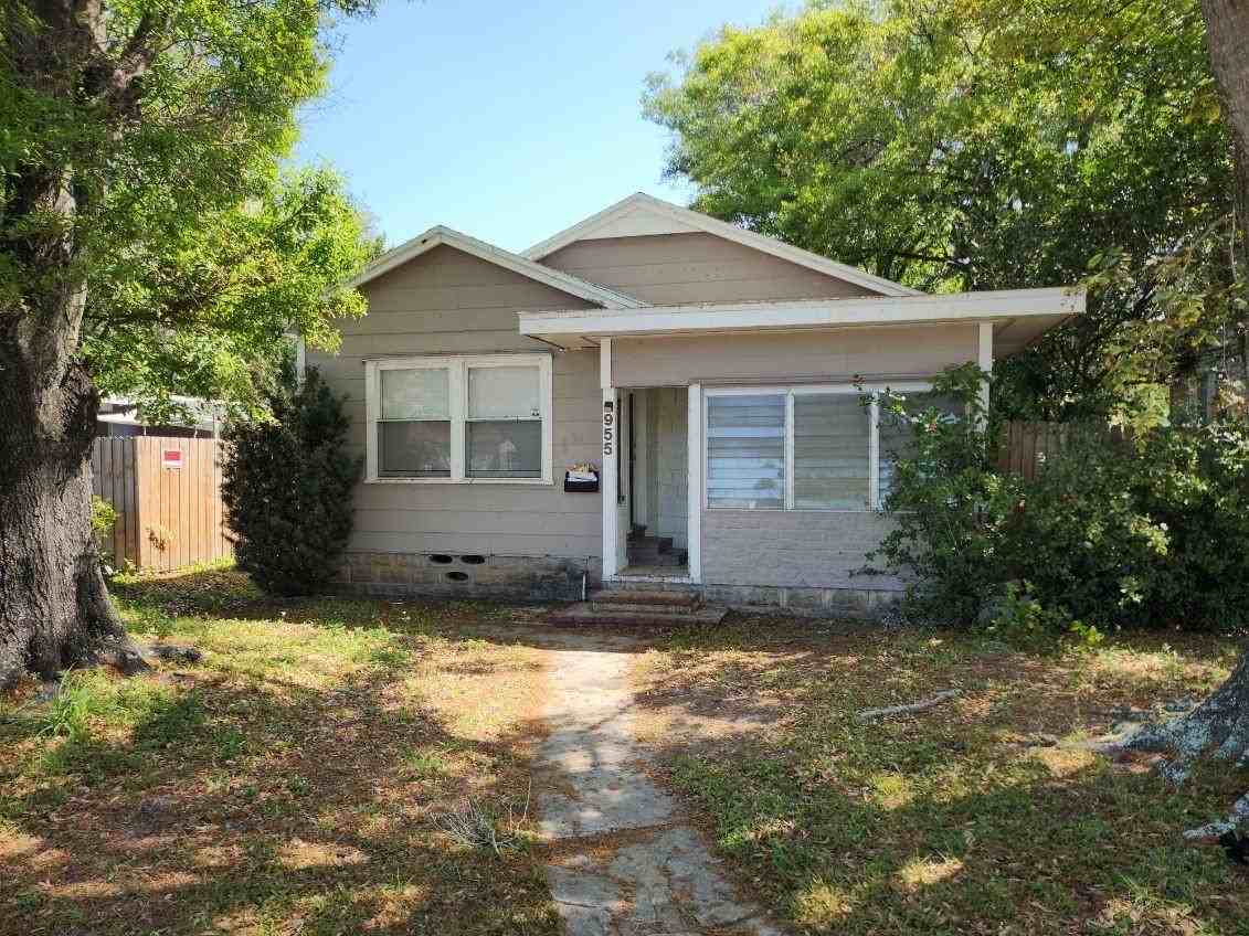955 28th St N - Photo 3 of 22