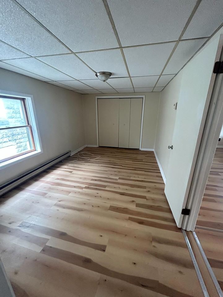 734 Hudson Avenue - Photo 7 of 10