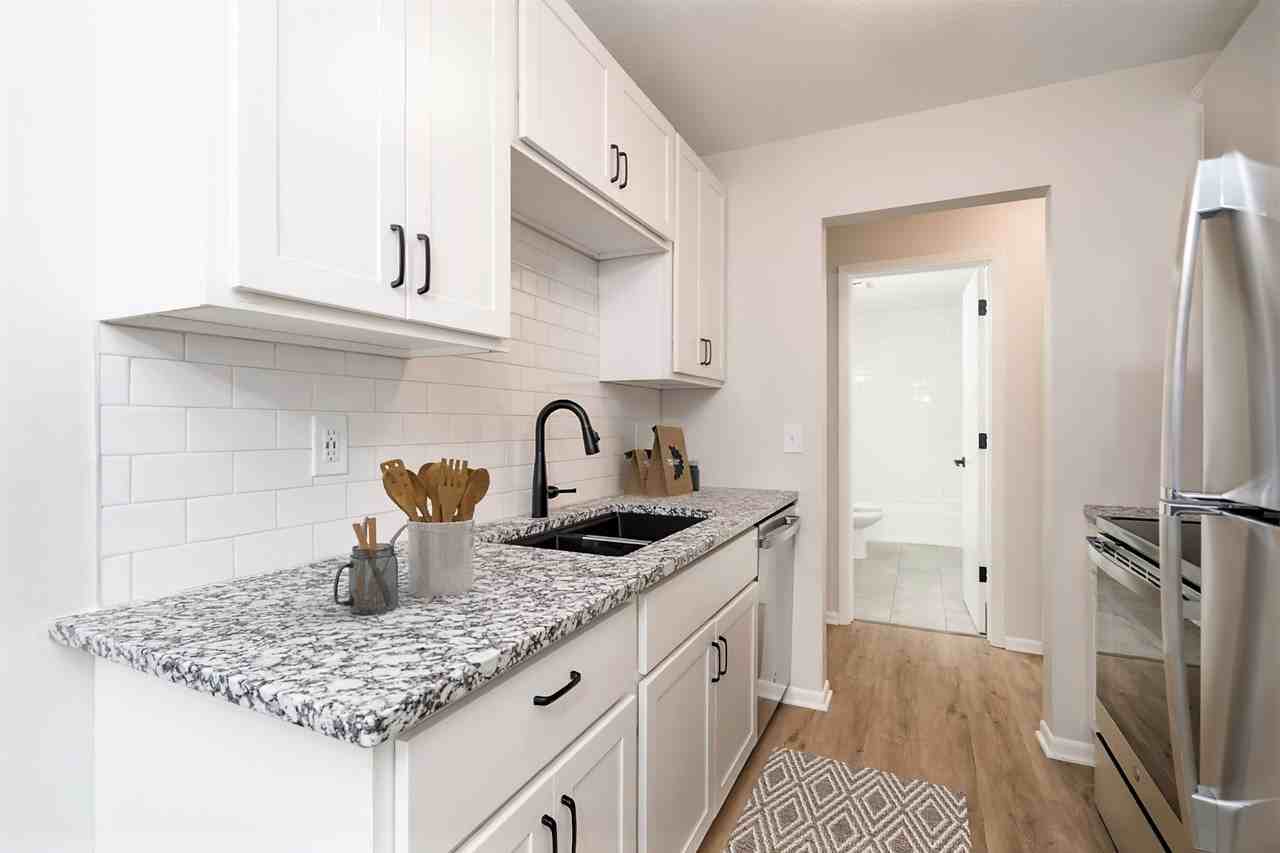 323 West 59th Street - Photo 3 of 16