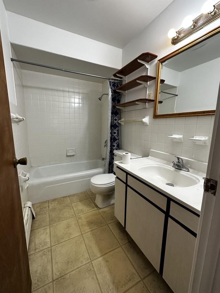 525 West Cook Street - Photo 2 of 6