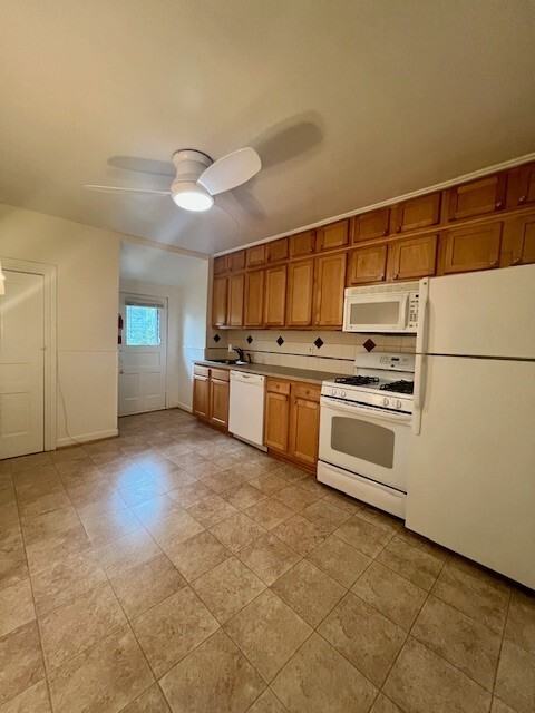 1618 Broom - Photo 4 of 16