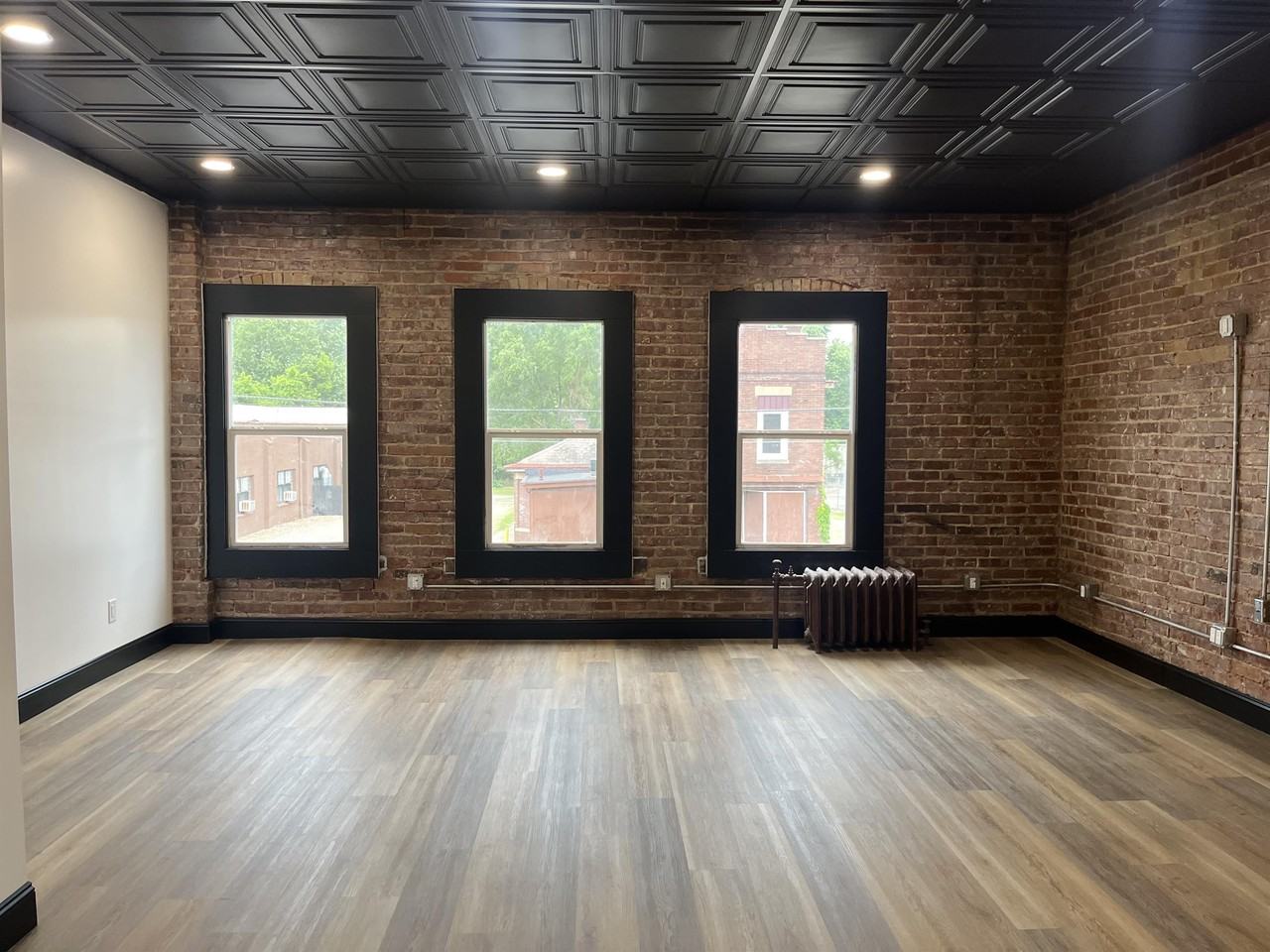 815 Linden Avenue - Photo 5 of 11