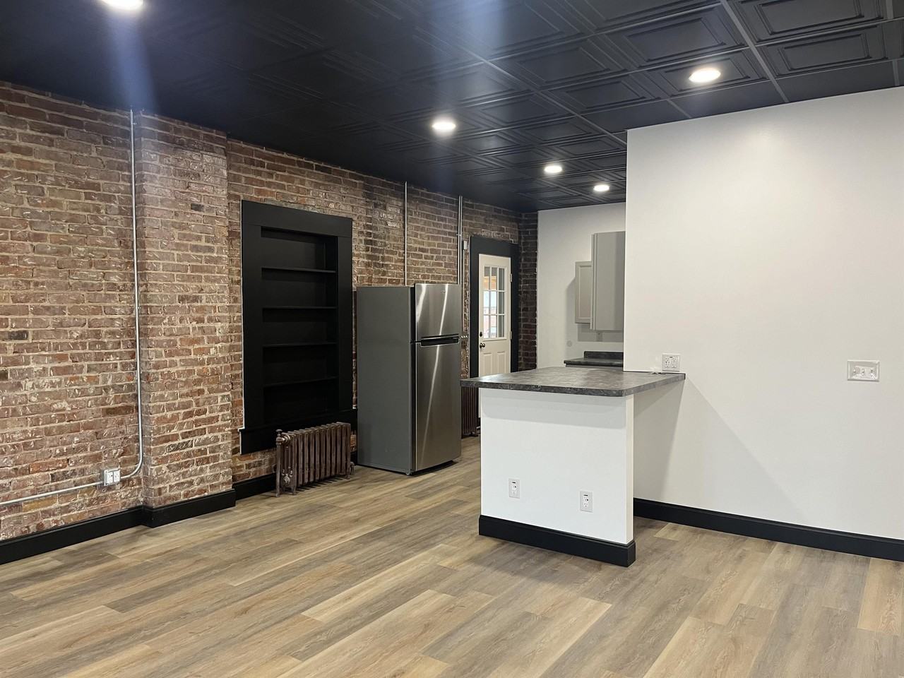 815 Linden Avenue - Photo 6 of 11