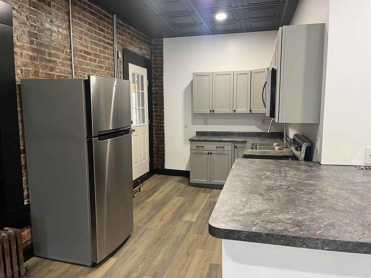 815 Linden Avenue - Photo 7 of 11