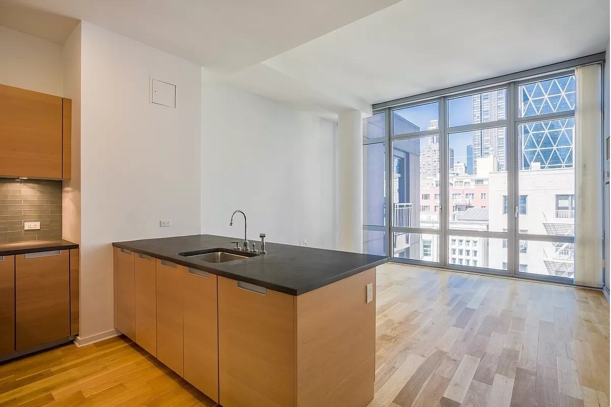310 West 52nd Street - Photo 3 of 5