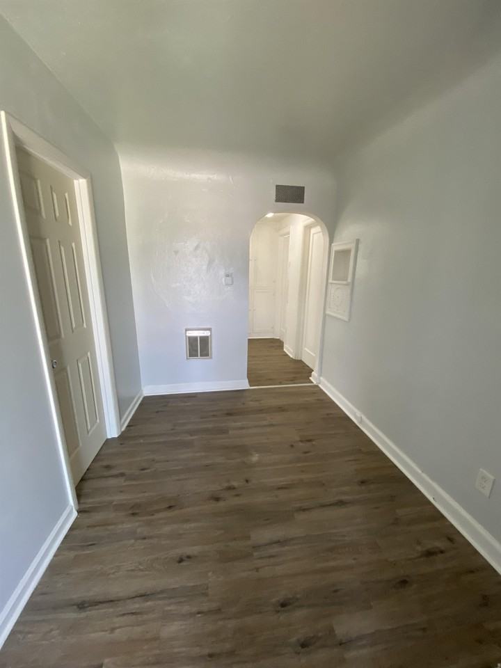 50 N University Ave #3 - Photo 2 of 6