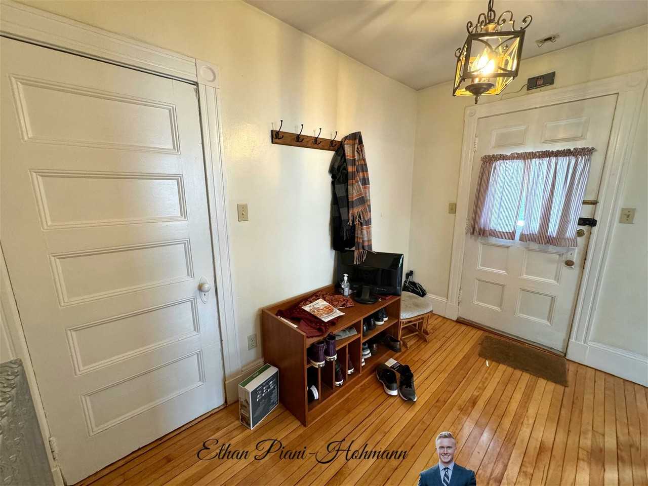 22 John St - Photo 2 of 8