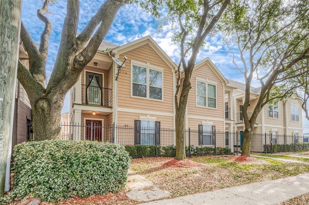 3015 Polk St - Photo 2 of 40