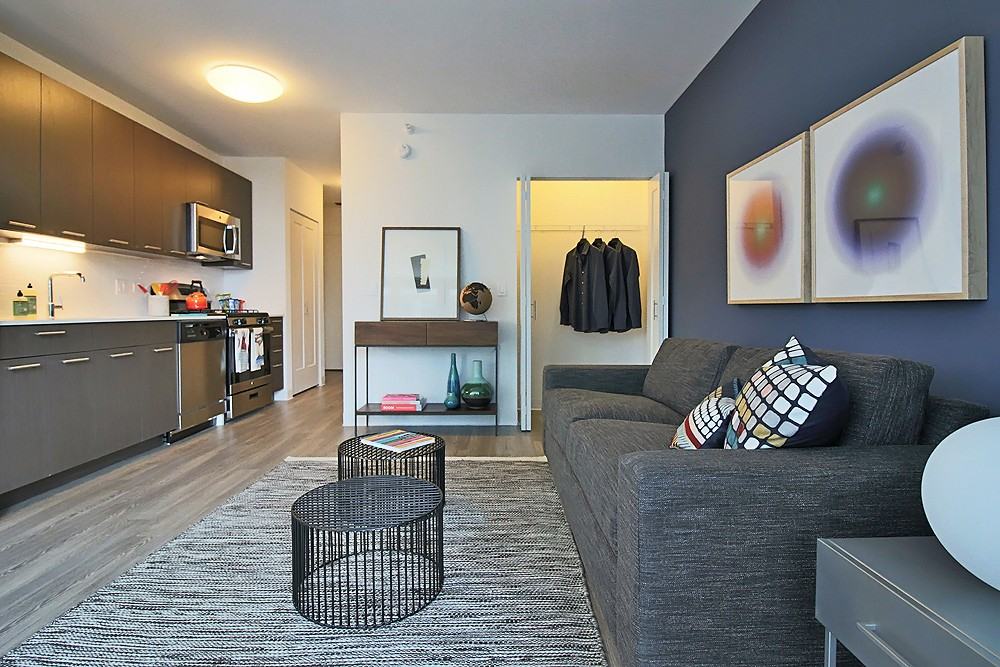 637 N Wells St - Photo 4 of 22