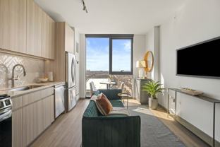 513 S Damen Ave - Photo 1 of 1