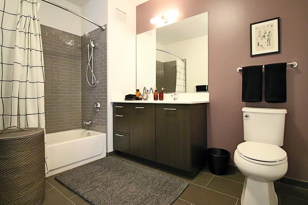 637 N Wells St #1-1 - Photo 2 of 28