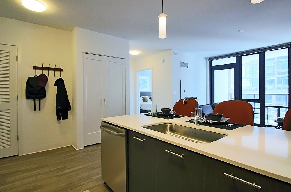 637 N Wells St #1-1 - Photo 6 of 28