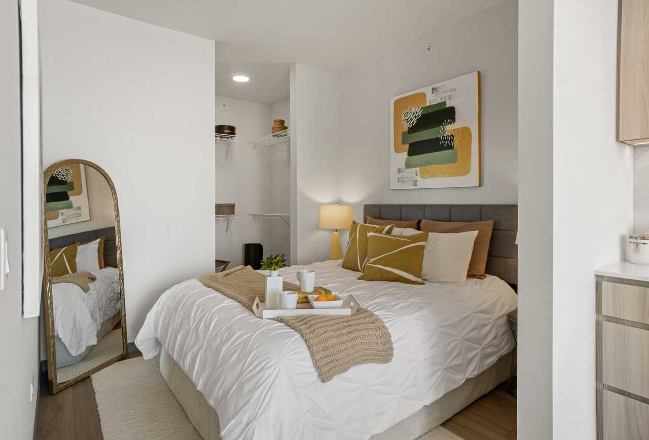 513 S Damen Ave - Photo 4 of 26