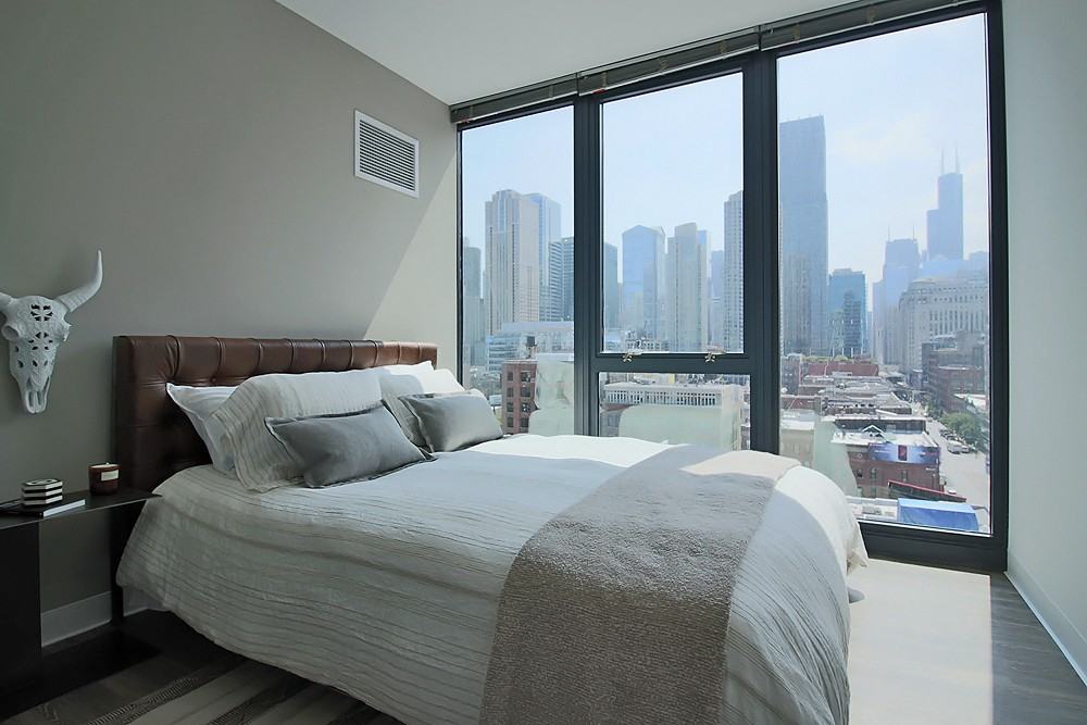 637 N Wells St #2-2 - Photo 4 of 30