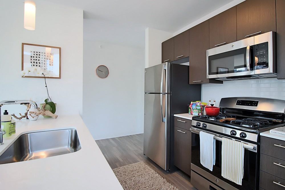 637 N Wells St #2-2 - Photo 6 of 30