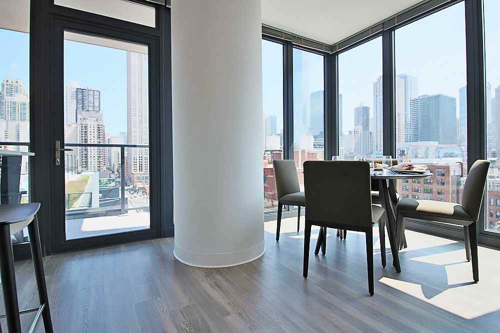 637 N Wells St #2-2 - Photo 4 of 30