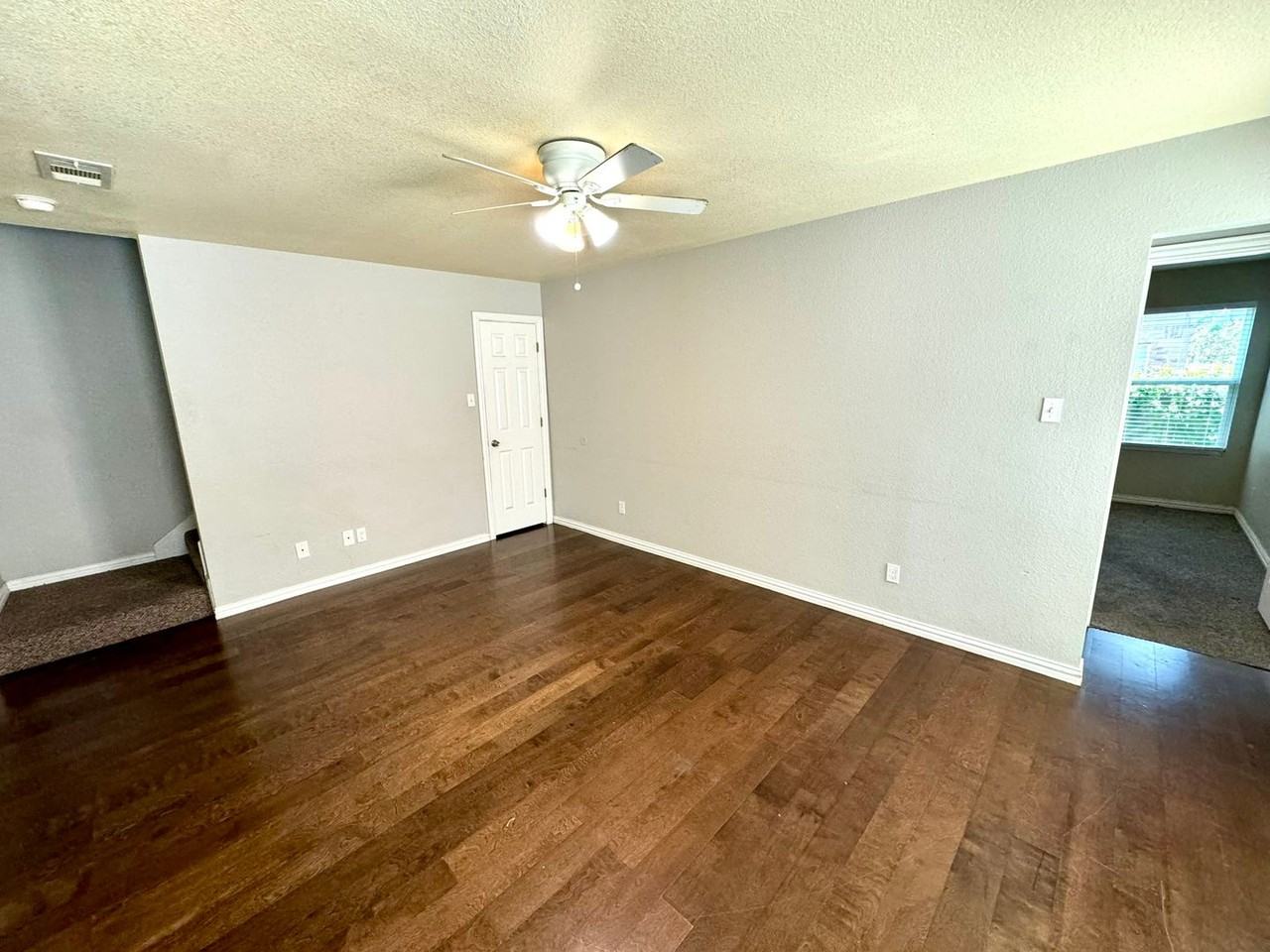 2324 Bloomfield Dr - Photo 6 of 14