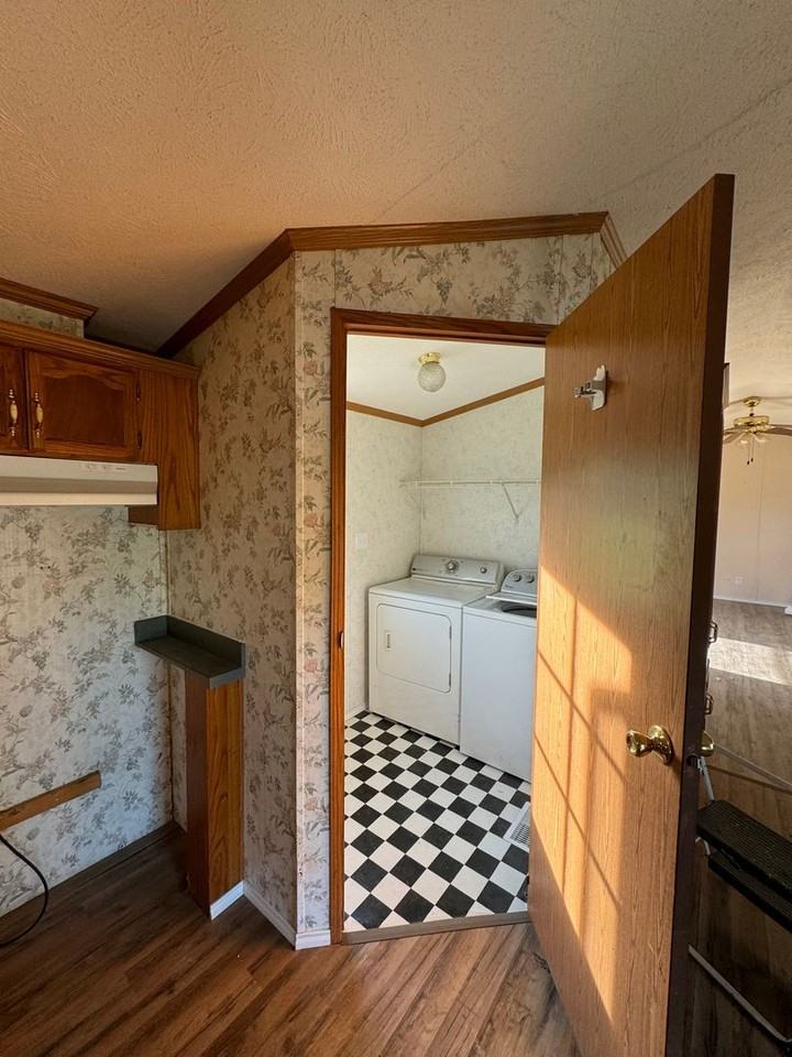 Pine Hollow - Photo 3 of 16