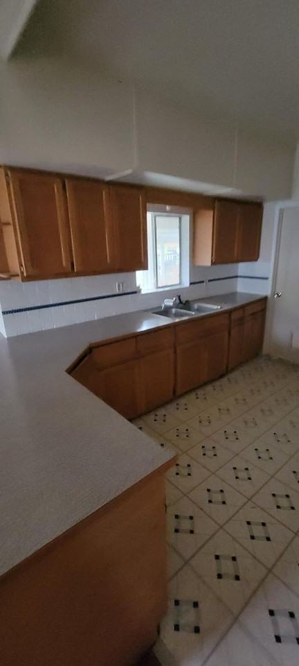 1718 E 8th Ave - Photo 6 of 12