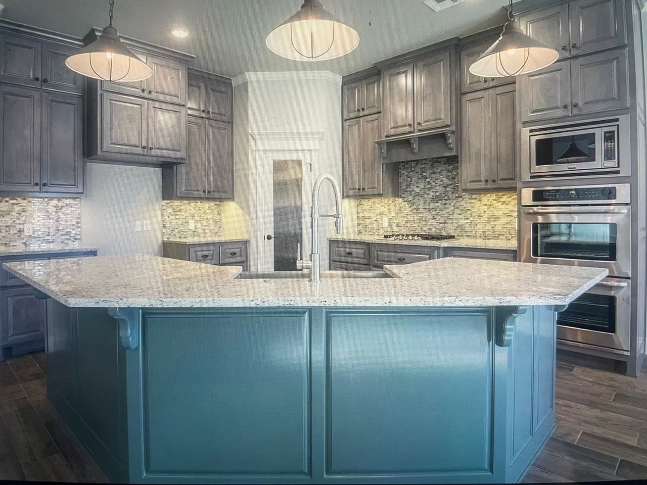 3301 Wakefield Rd - Photo 3 of 16