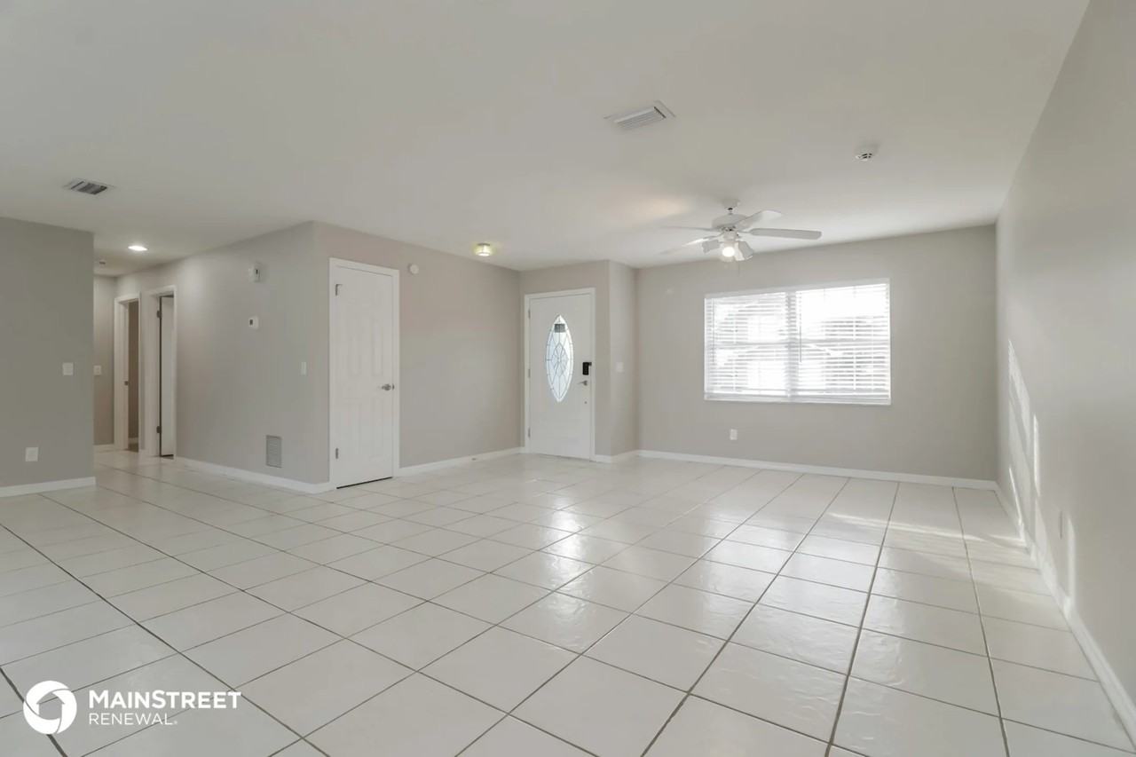 4785 Deer Rd - Photo 3 of 16