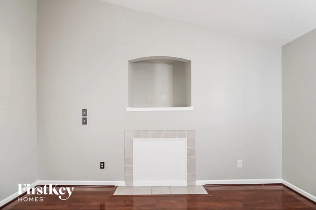 2720 Lomond St - Photo 3 of 15