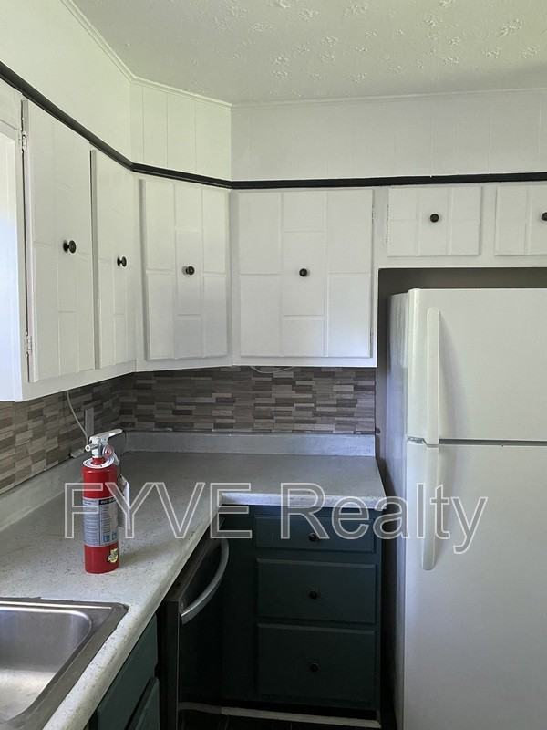 2968 Sevier Ave - Photo 2 of 37
