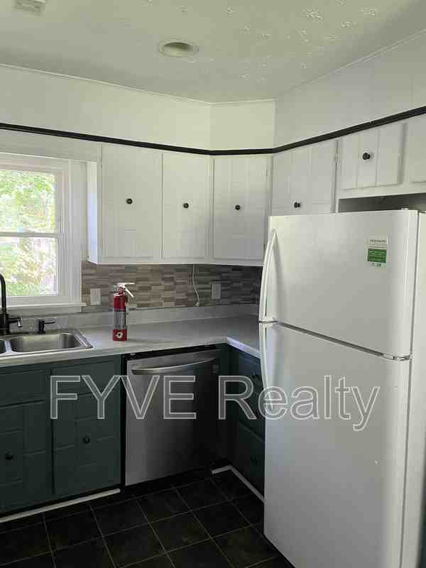 2968 Sevier Ave - Photo 3 of 37