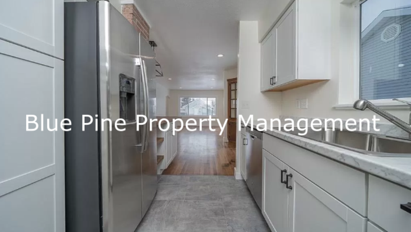 375 W 18th St - Photo 5 of 13