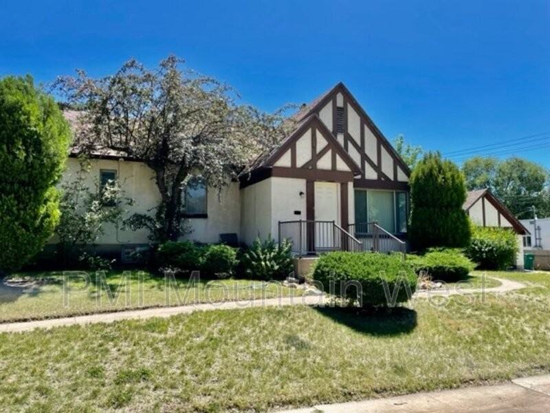 1187 29th St - Photo 2 of 28