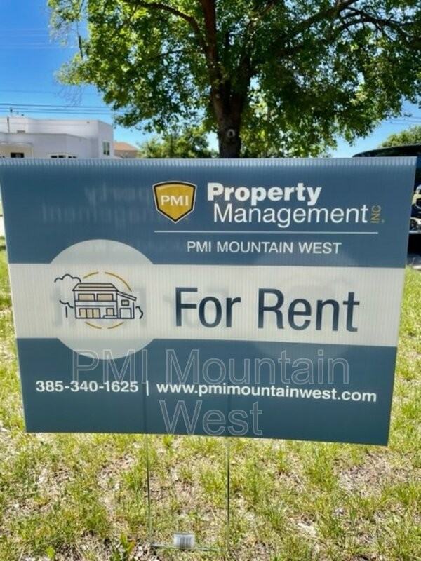 1187 29th St - Photo 3 of 28