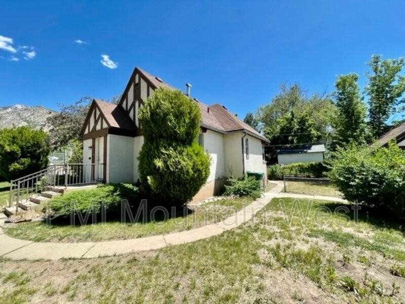 1187 29th St - Photo 4 of 28