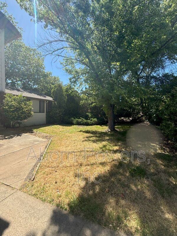 2700 Cambridge Rd - Photo 3 of 29