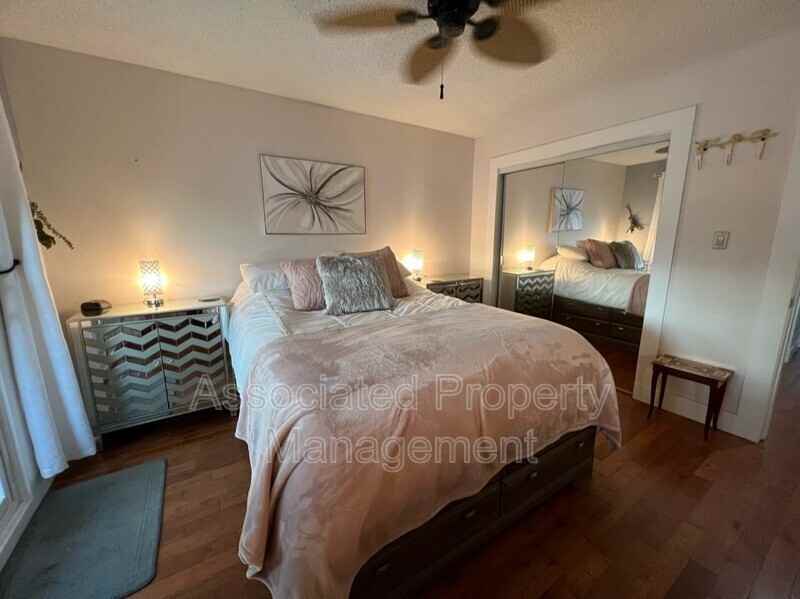 4171 Lakeshore Rd - Photo 3 of 22