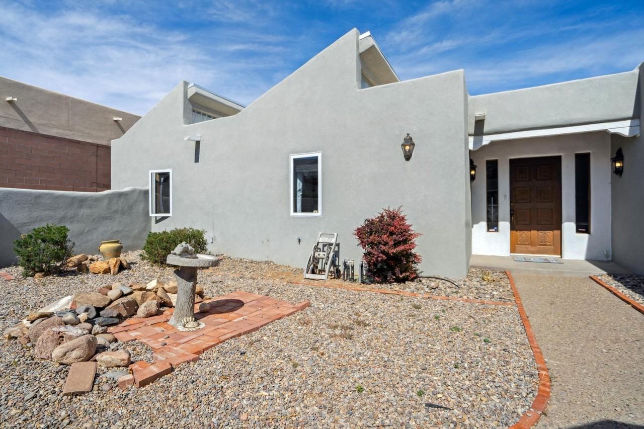 10520 Redbud St Nw - Photo 2 of 40