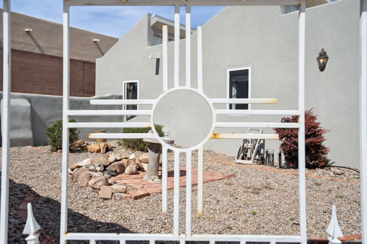 10520 Redbud St Nw - Photo 3 of 40