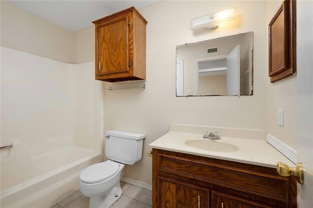 704 Toronto Ave #B1 - Photo 3 of 8