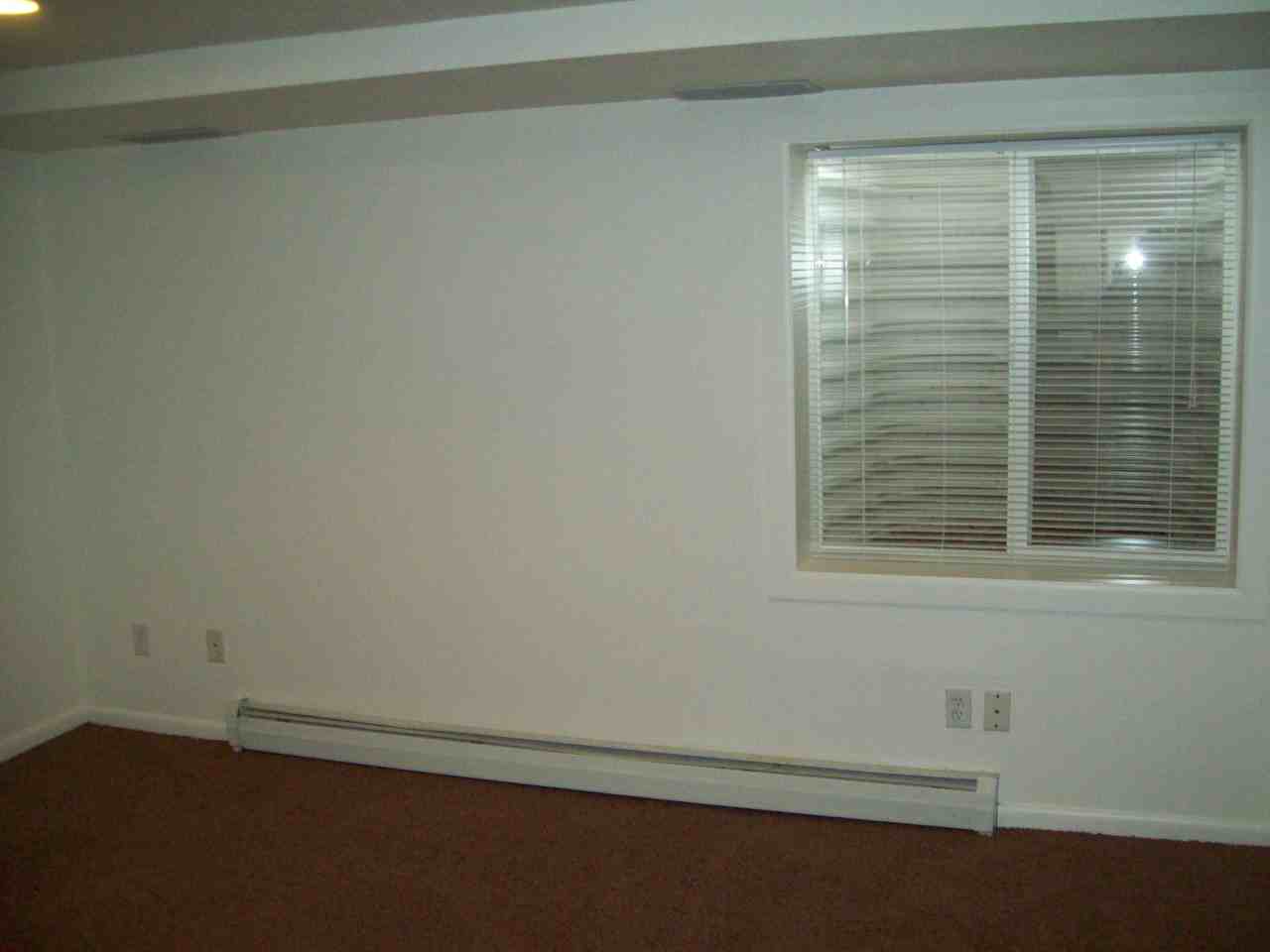 735 Hastings Ave - Photo 2 of 7