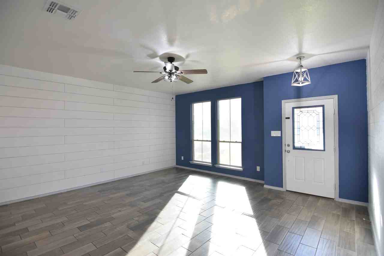 1221 Briscoe Court - Photo 7 of 19