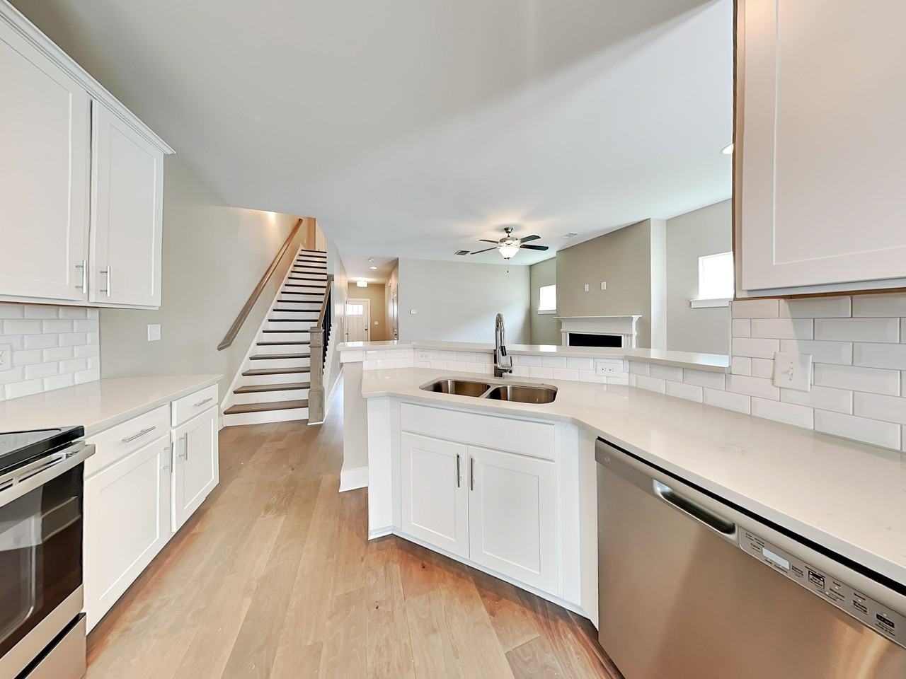 6423 Shalks Crossing Dr - Photo 7 of 20