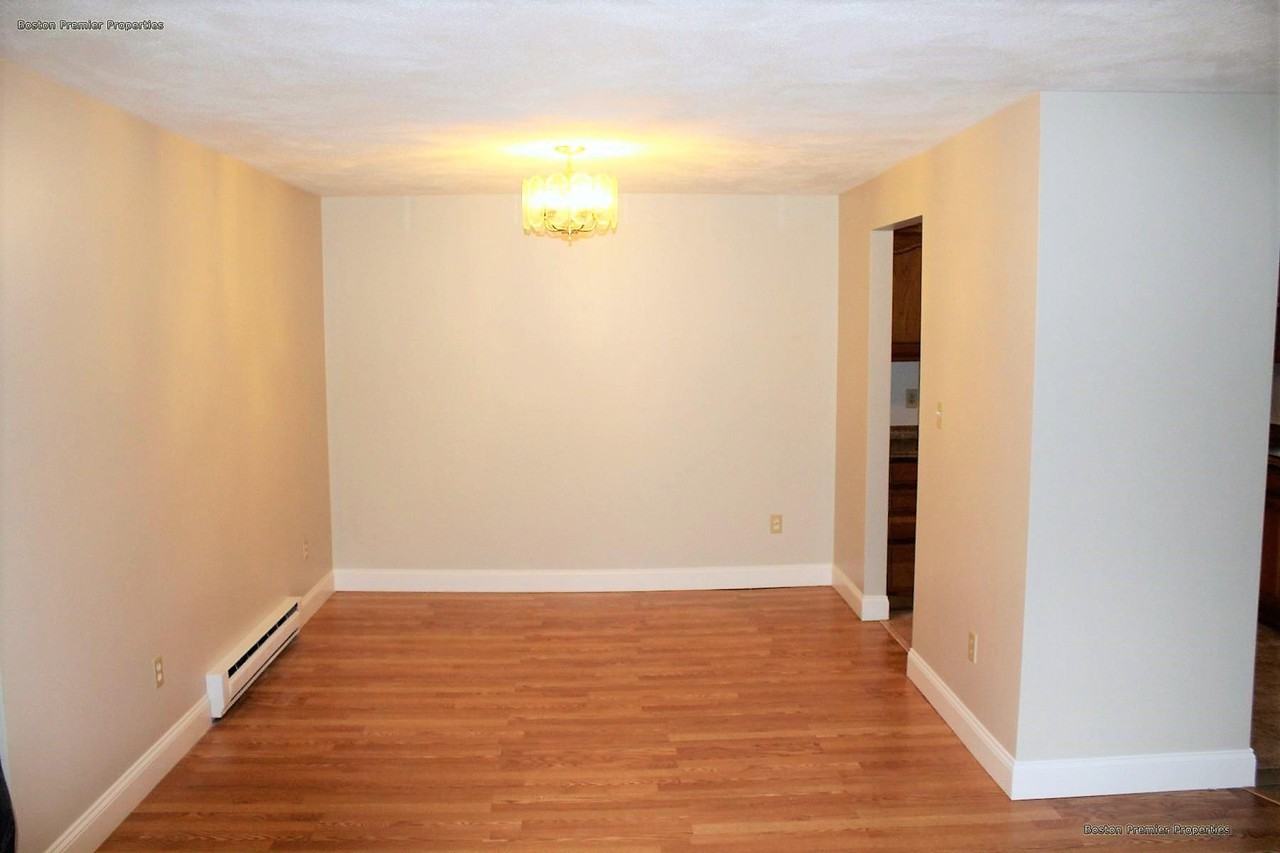 S Walnut St #4 - Photo 4 of 28