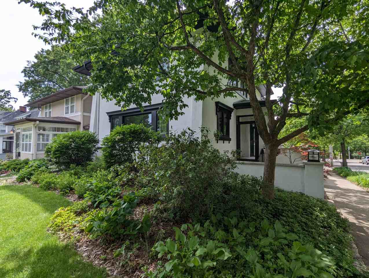 4900 Emerson Ave S - Photo 2 of 32