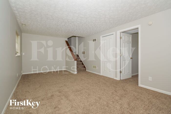 4030 Harmony Dr - Photo 3 of 15