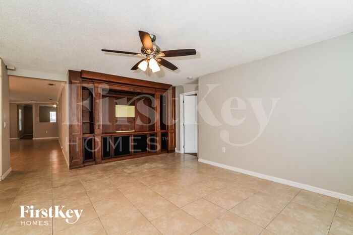 2907 Lyndscape St - Photo 3 of 16