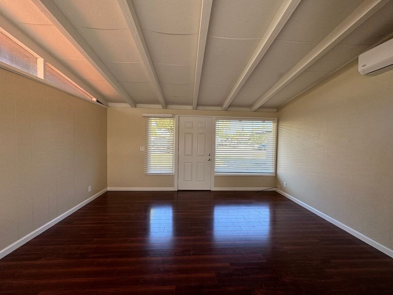 985 Bridgewood Way - Photo 3 of 19