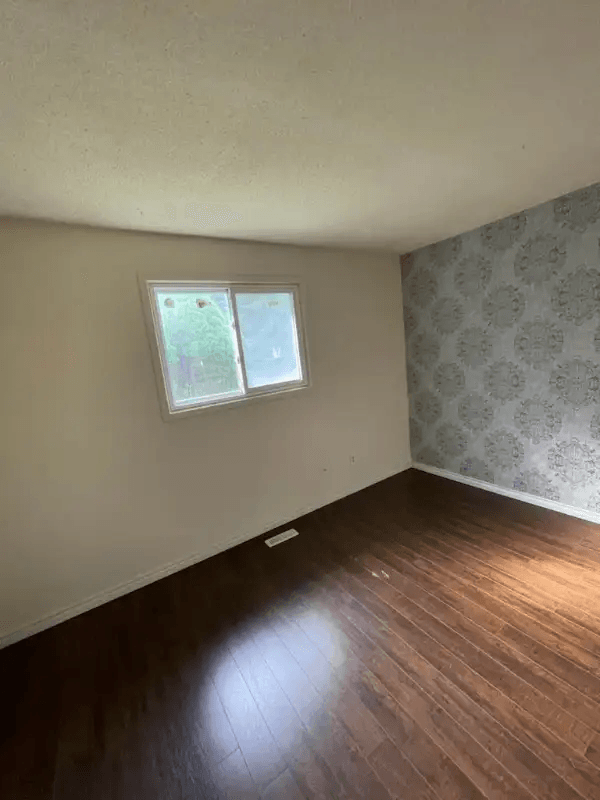 30 Loradeen Crescent - Photo 2 of 10