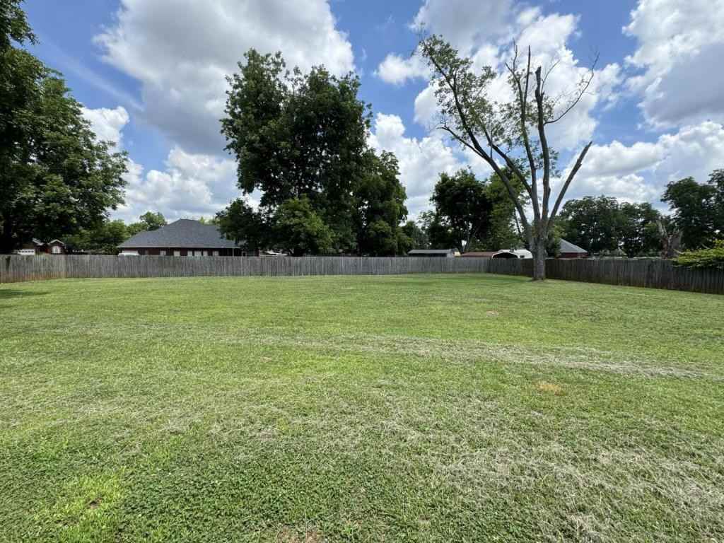 204 Mahan Dr - Photo 3 of 32