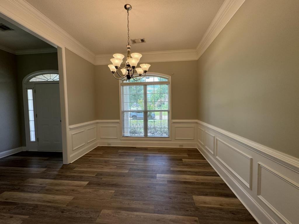 204 Mahan Dr - Photo 5 of 32